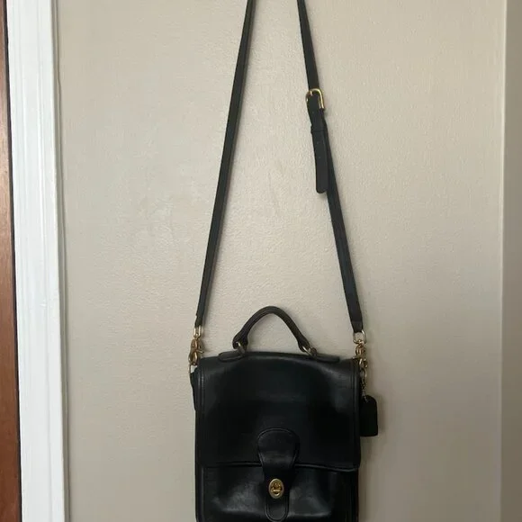 Coach  Crossbody Satchel Purse with turnlock - Picture 2 of 9